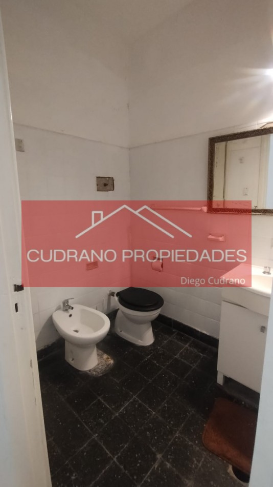 El espacio que necesitas: Casa de 3 ambientes con dependencia en una ubicacion estrategica de Zona V
