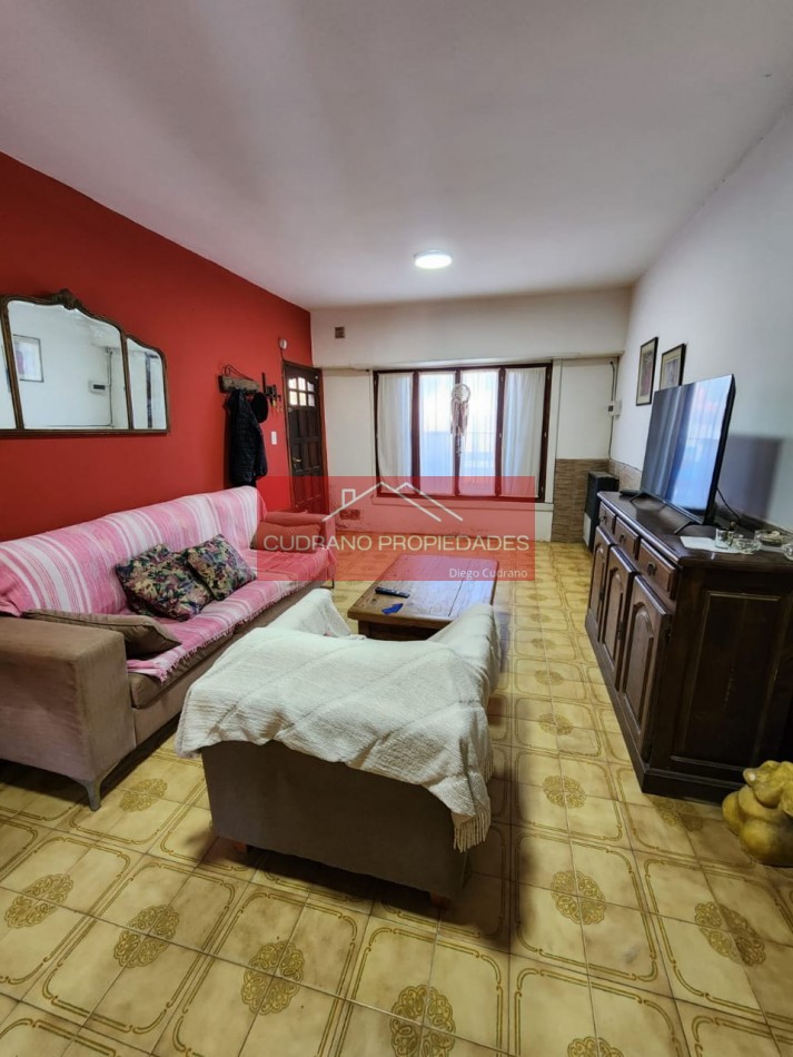Espacio Sin Limites: 5 Ambientes Solidos para Vivir Todo el Año en Miramar.