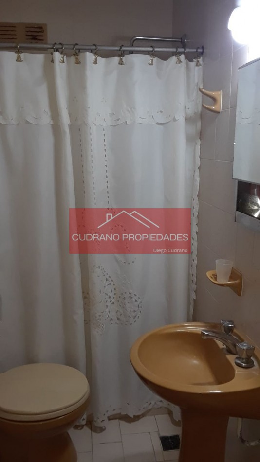 Calidad y Espacio en el Corazon Residencial de Miramar: Chalet Retasado.