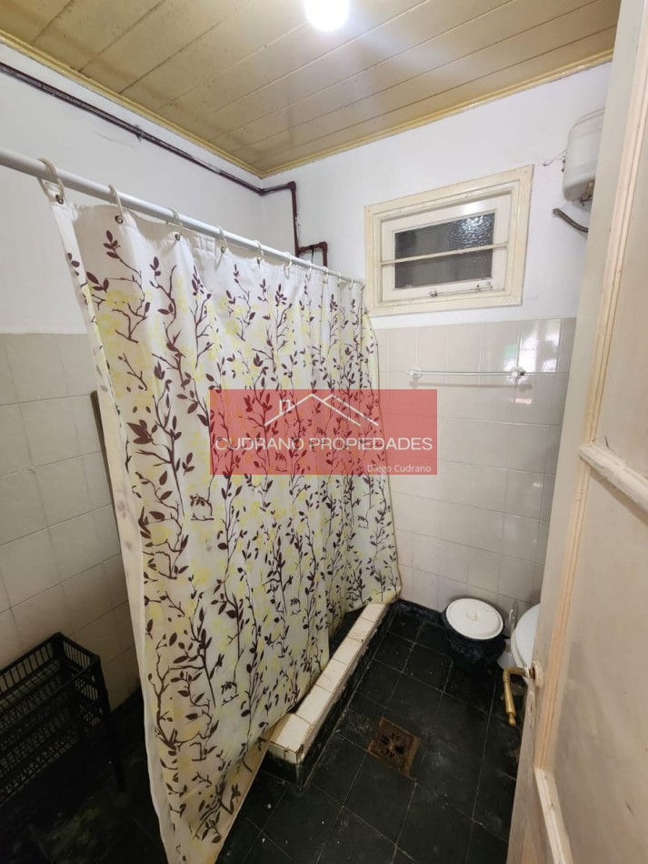 Triple Renta Inmediata: Complejo de 3 Unidades sobre Gran Lote en Zona Residencial Premium