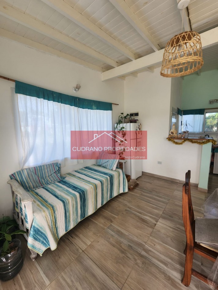 RETASADA! Tu Refugio Natural en Parque Bristol, Miramar: Casa con Amplio Parque y Precio de Ocasion.