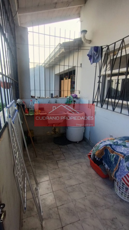 ¡RETASADA! Tu Casa en Miramar: 3 Ambientes con parque en Barrio Las Palmas.
