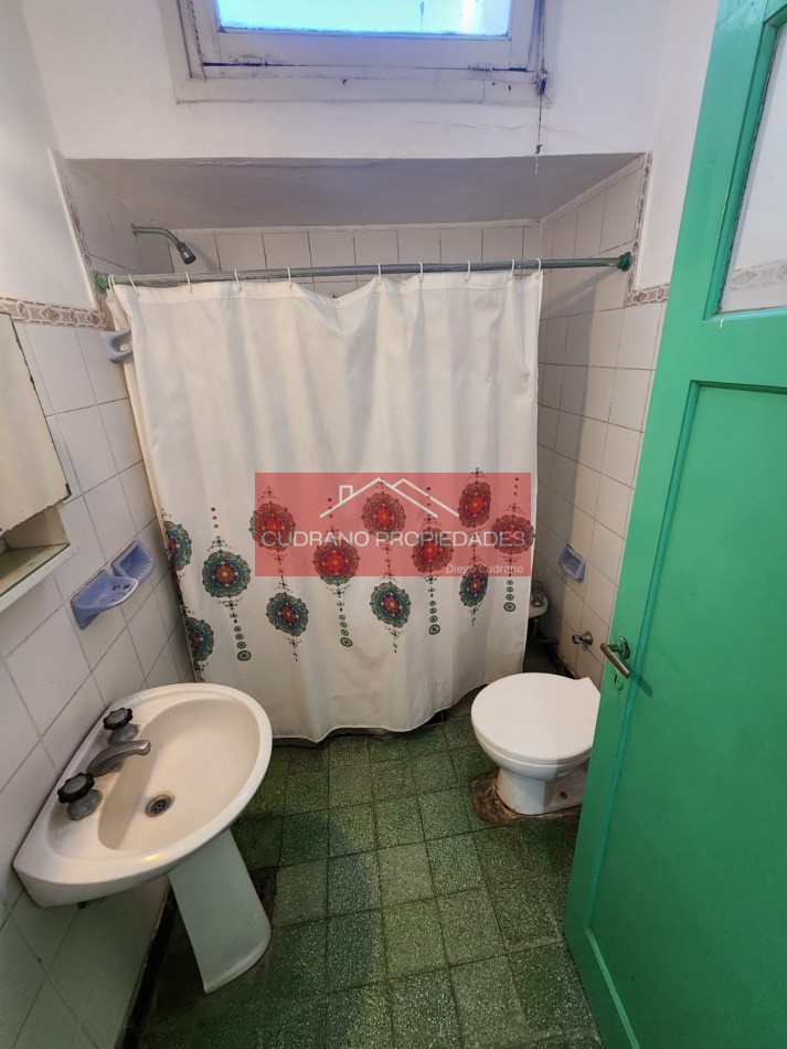 Triple Renta Inmediata: Complejo de 3 Unidades sobre Gran Lote en Zona Residencial Premium