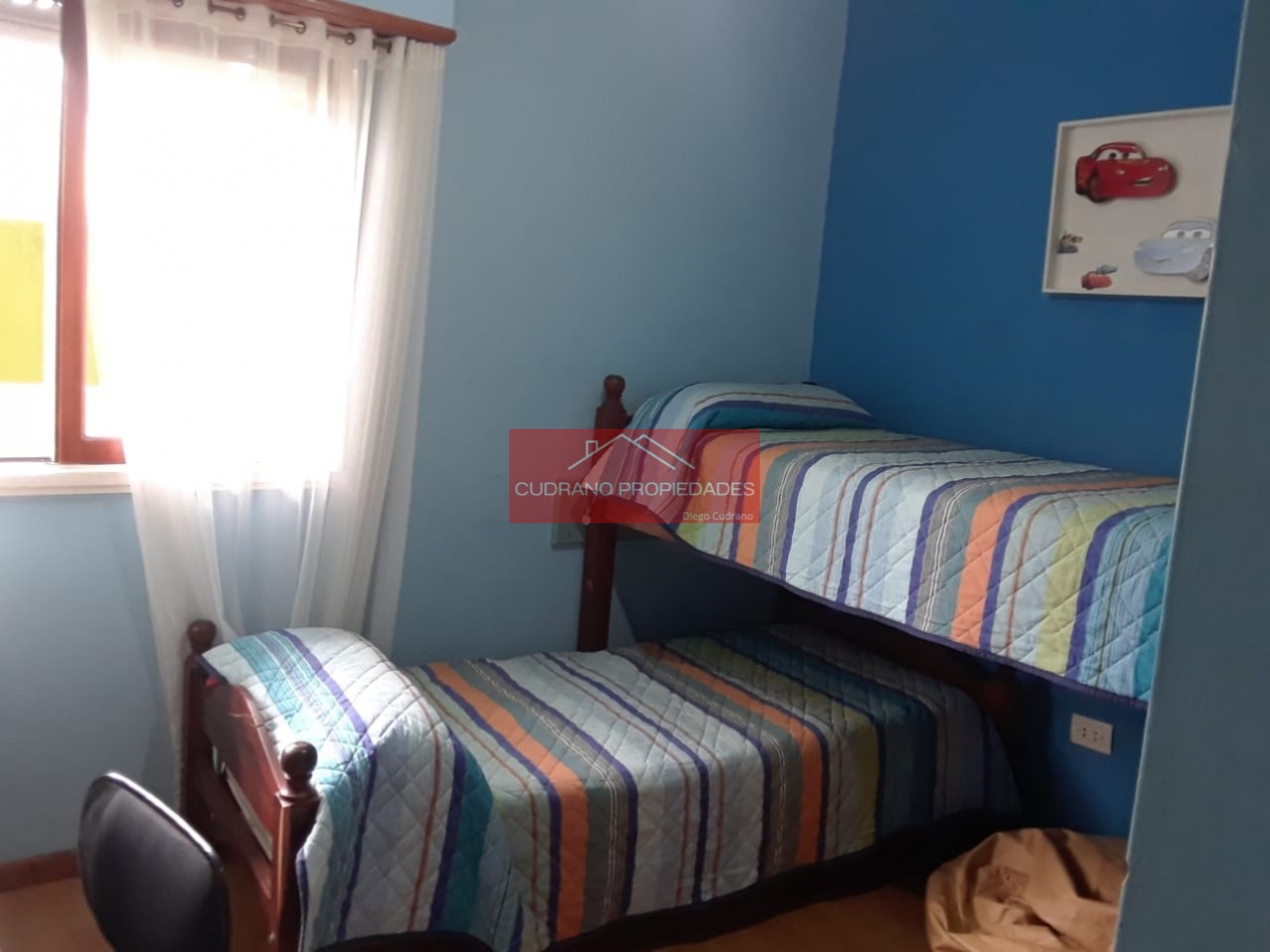 Calidad y Espacio en el Corazon Residencial de Miramar: Chalet Retasado.
