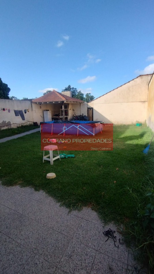 ¡RETASADA! Tu Casa en Miramar: 3 Ambientes con parque en Barrio Las Palmas.