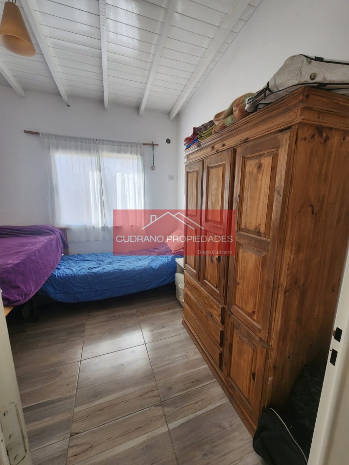 RETASADA! Tu Refugio Natural en Parque Bristol, Miramar: Casa con Amplio Parque y Precio de Ocasion.