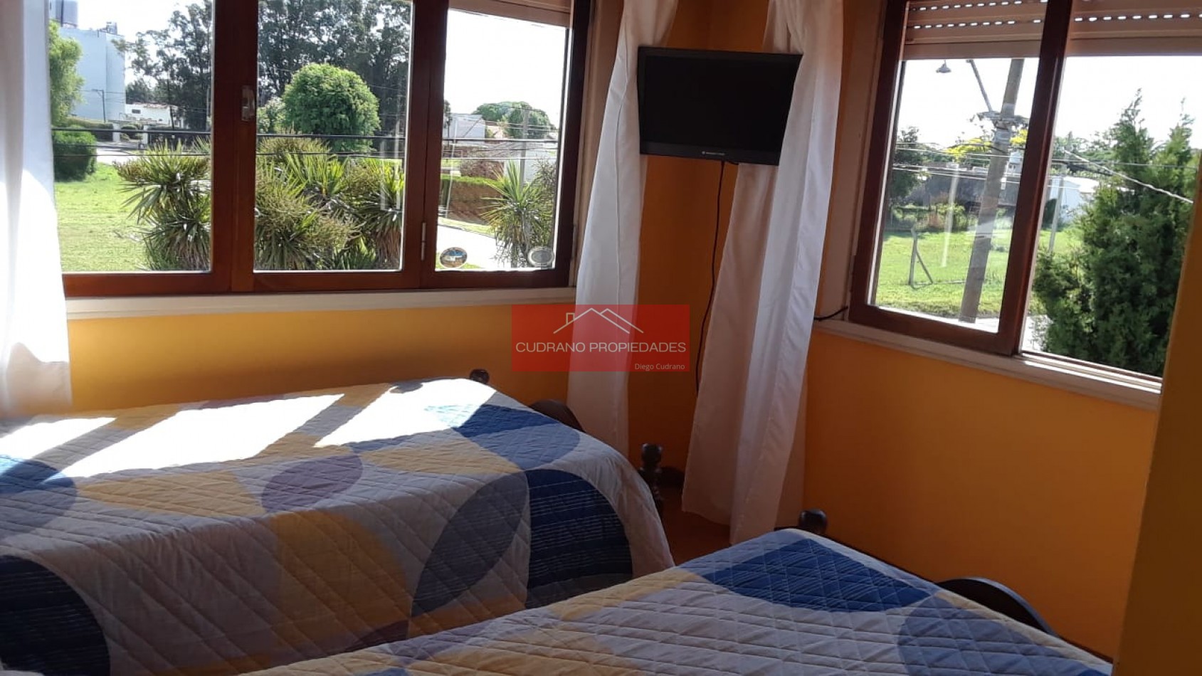 Calidad y Espacio en el Corazon Residencial de Miramar: Chalet Retasado.