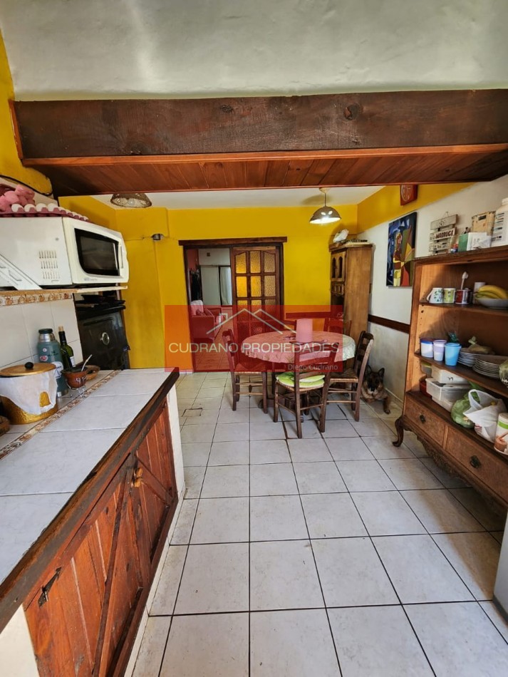 Espacio Sin Limites: 5 Ambientes Solidos para Vivir Todo el Año en Miramar.