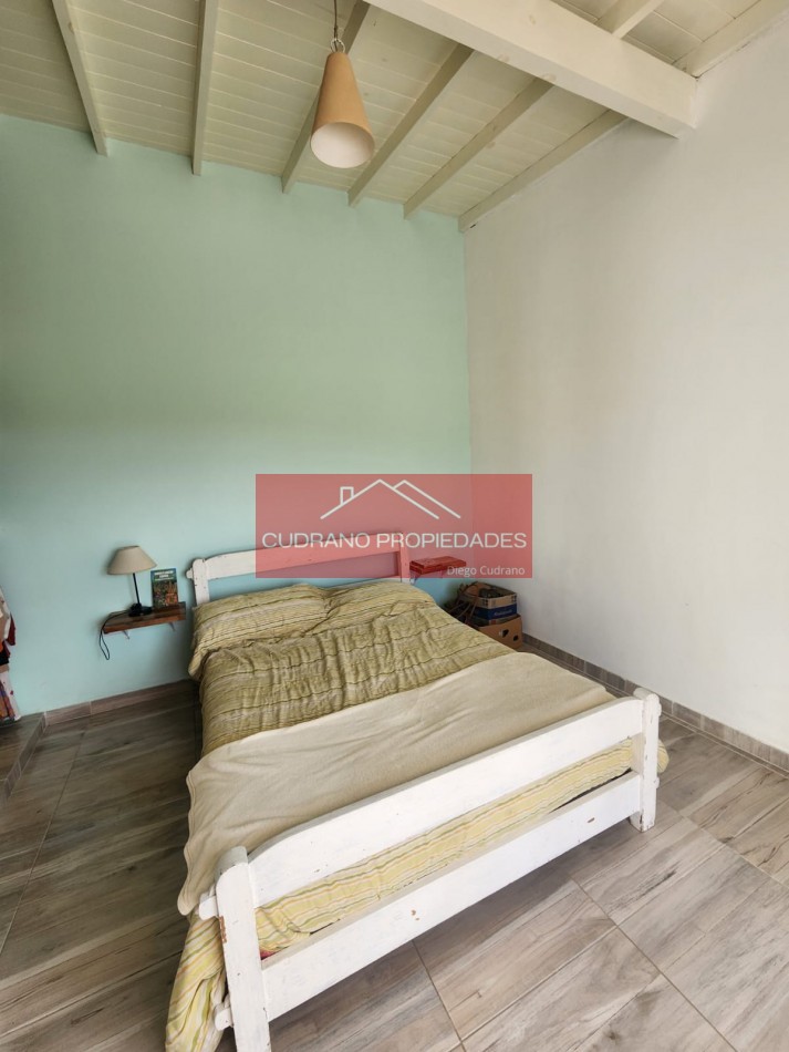 RETASADA! Tu Refugio Natural en Parque Bristol, Miramar: Casa con Amplio Parque y Precio de Ocasion.