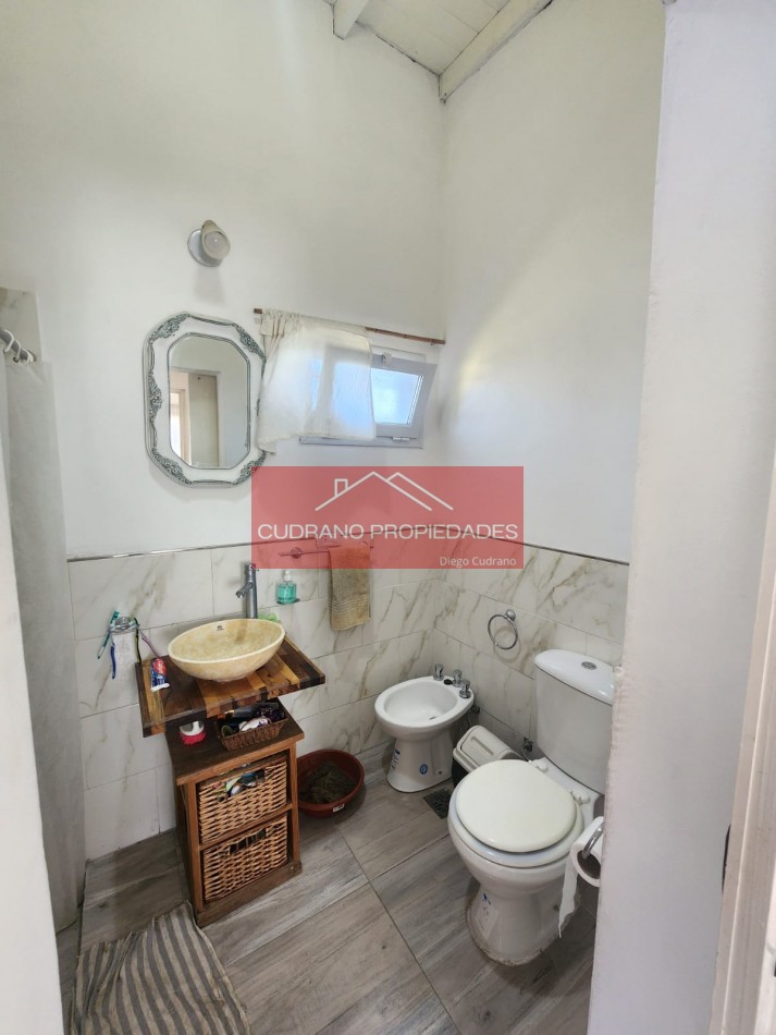 RETASADA! Tu Refugio Natural en Parque Bristol, Miramar: Casa con Amplio Parque y Precio de Ocasion.