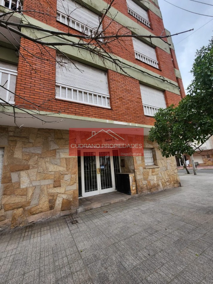 ¡RETASADO! 2 Ambientes en Edificio Riviera II: Rentabilidad Asegurada en Zona I.