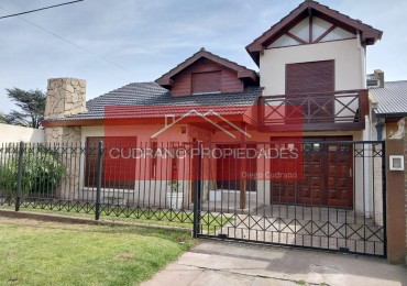  CHALET - 4 AMBIENTES - PILETA CLIMATIZADA - ZONA RESIDENCIAL - MIRAMAR